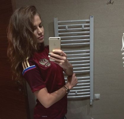 Тоня, 22 лет — госпожа со страпоном